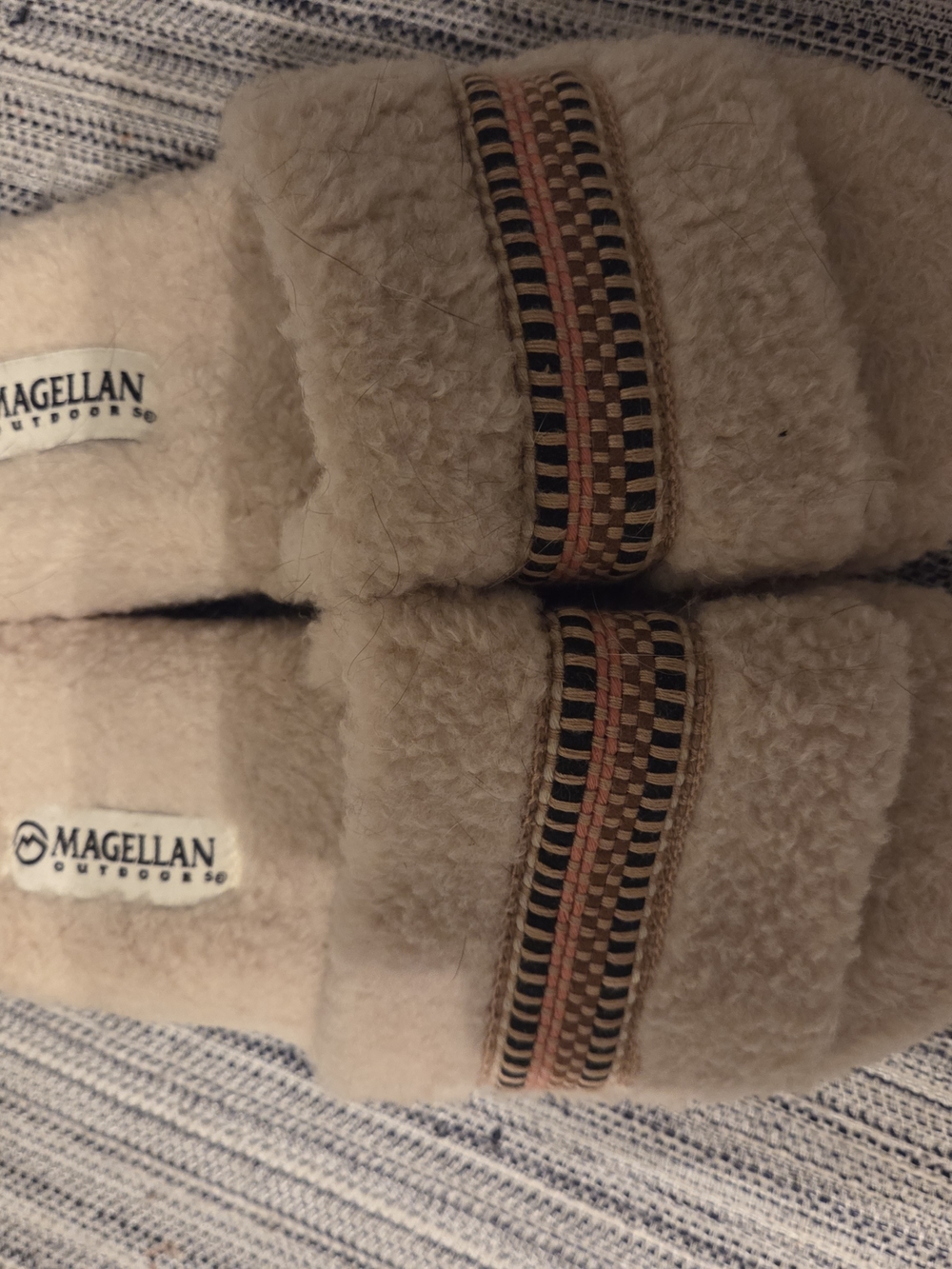 SIZE 7 Magellan Outdoors Women’s Cream Sherpa-Lined Jeans Slippers